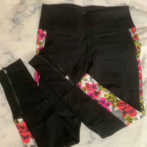 Victoria's Secret  Sport Knockout Tights - Picture 1 of 6